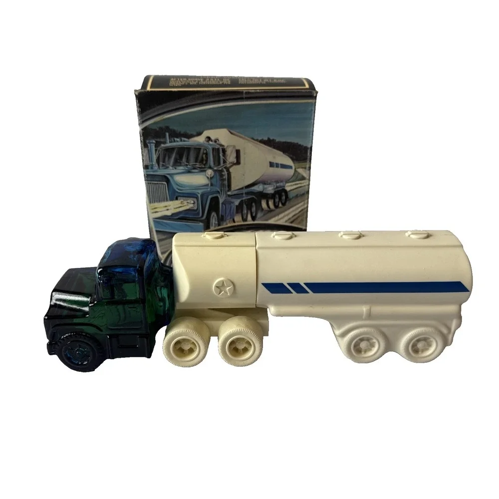 Vintage Avon Big Rig Truck After Shave & Talc Set FULL With Box 1970s Decanter